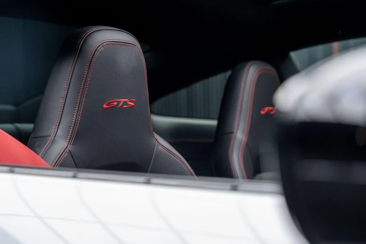 Vehicle Image 33