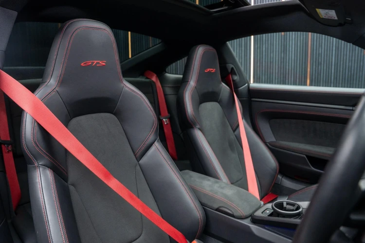Vehicle Image 12