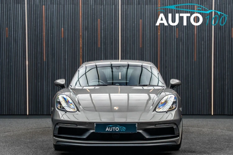 Vehicle Image 9