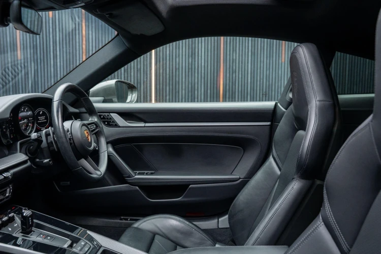 Vehicle Image 38