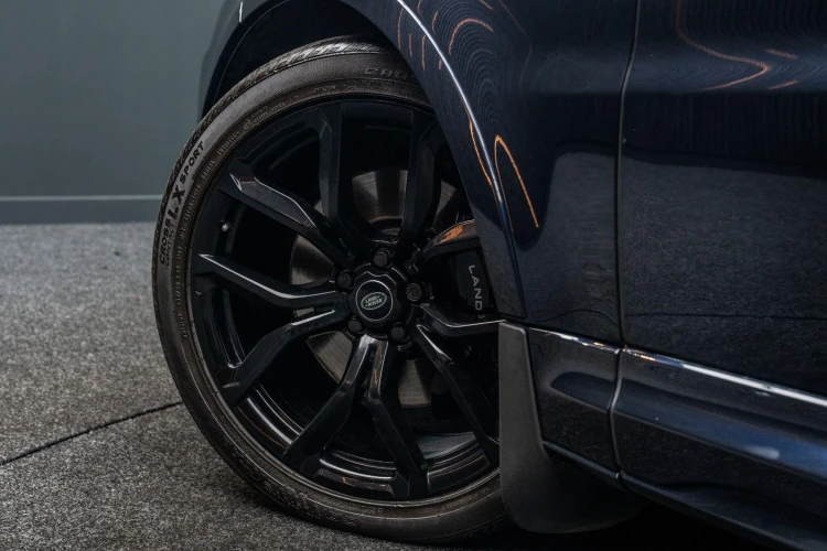 Vehicle Image 15
