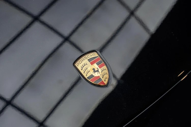 Vehicle Image 25