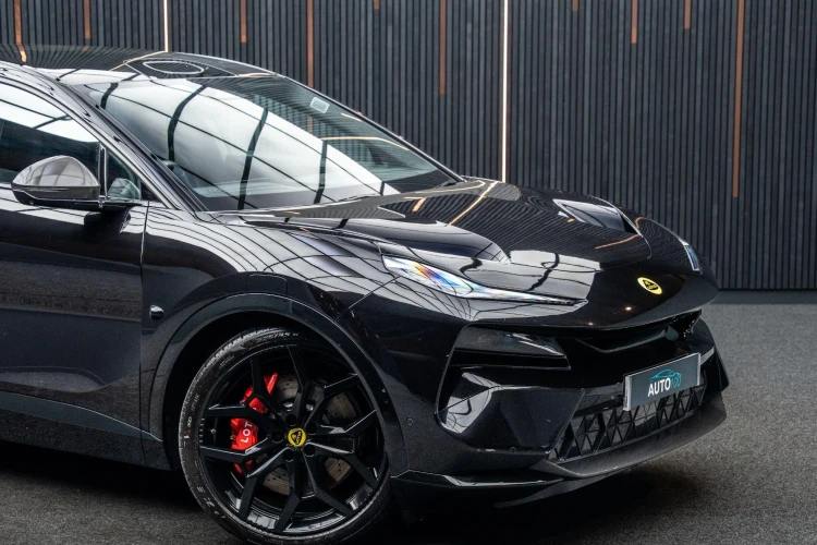 Vehicle Image 9