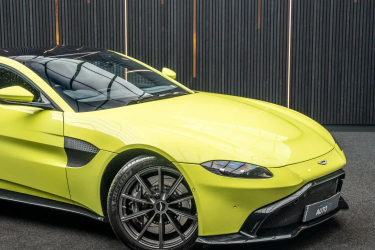 Vehicle Image 9