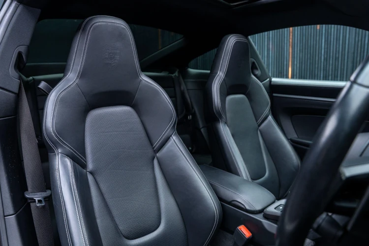 Vehicle Image 12