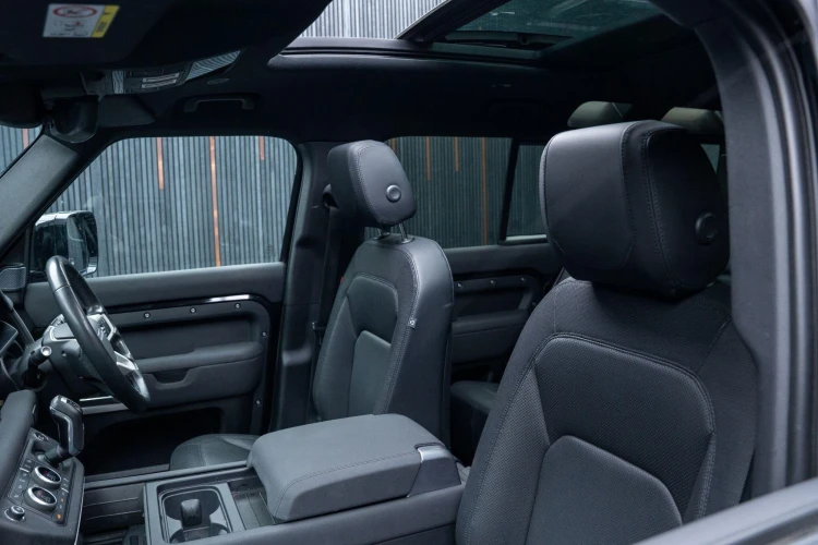 Vehicle Image 38