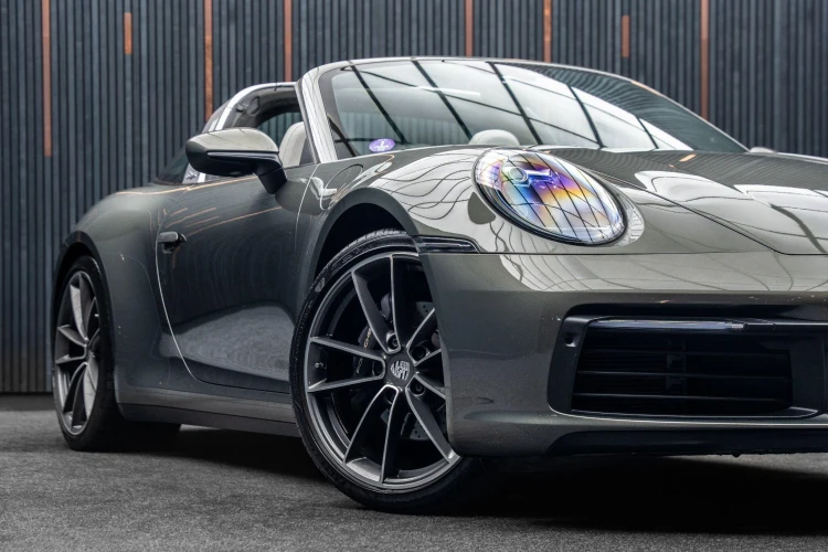 Vehicle Image 9