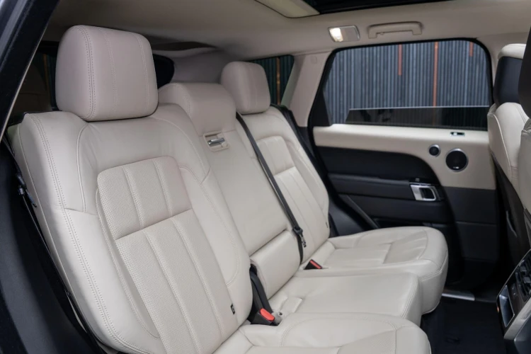 Vehicle Image 14