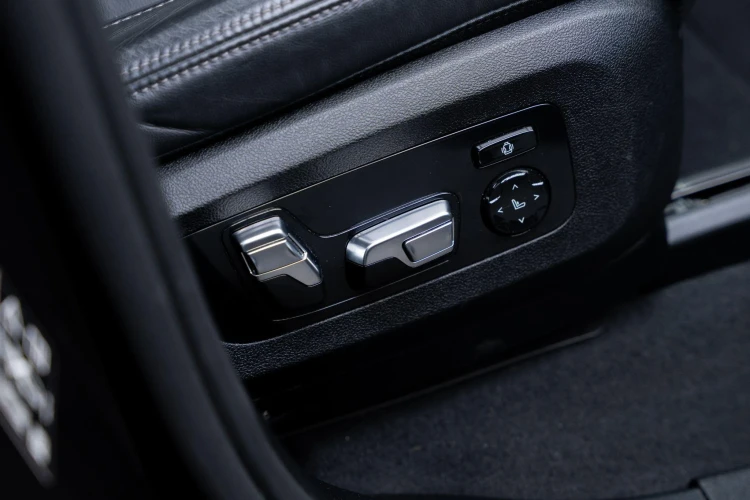 Vehicle Image 48