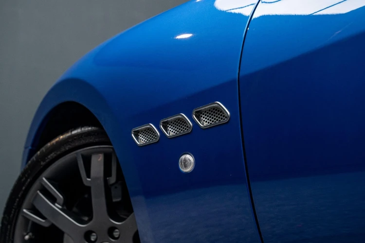 Vehicle Image 30