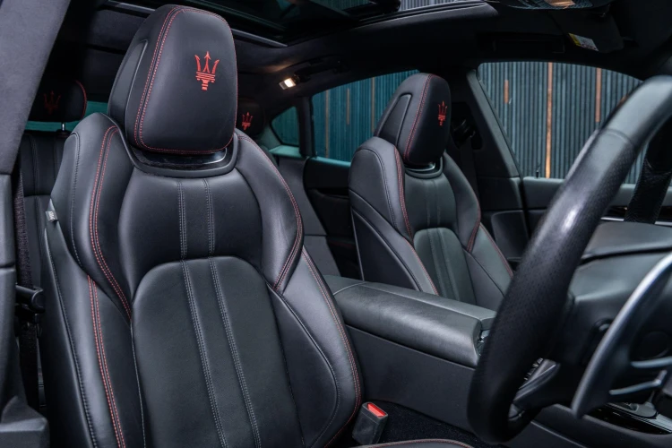 Vehicle Image 12