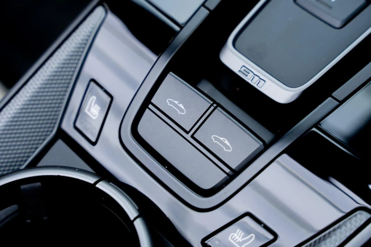 Vehicle Image 30