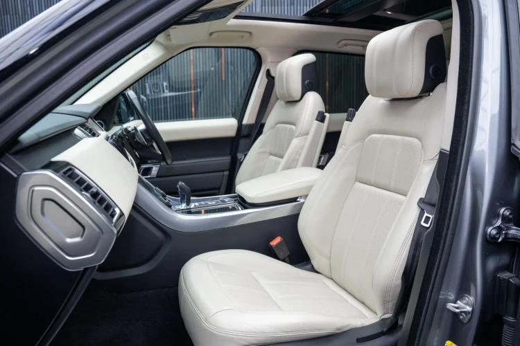 Vehicle Image 35