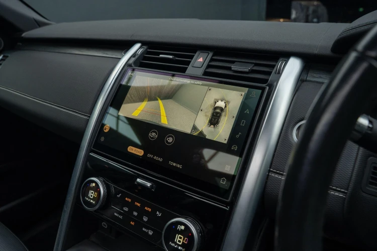 Vehicle Image 8