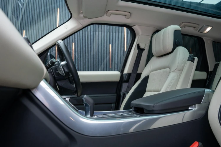 Vehicle Image 37