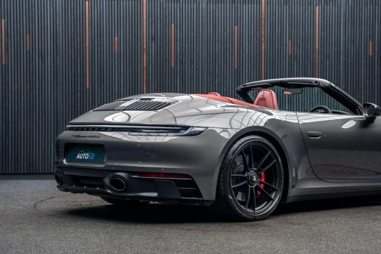 Vehicle Image 23