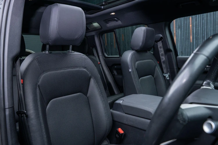 Vehicle Image 12