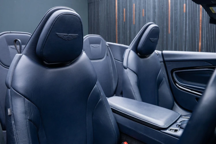 Vehicle Image 12