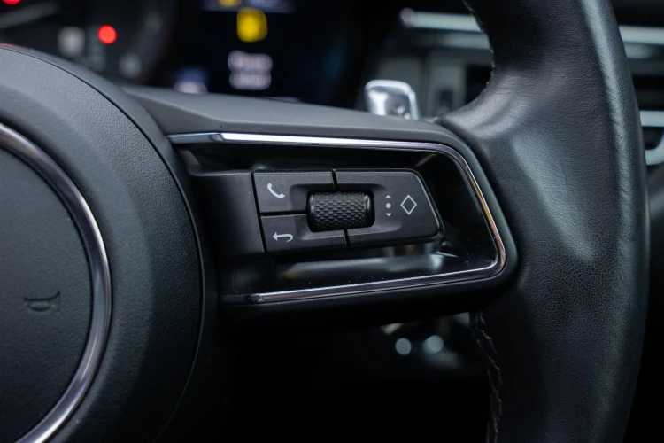 Vehicle Image 33