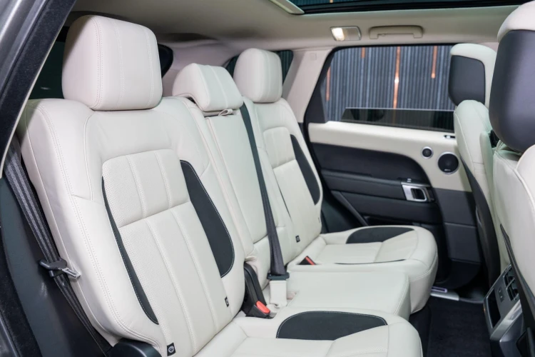 Vehicle Image 14