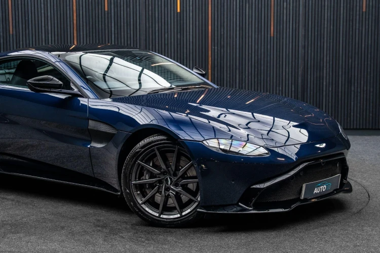 Vehicle Image 9