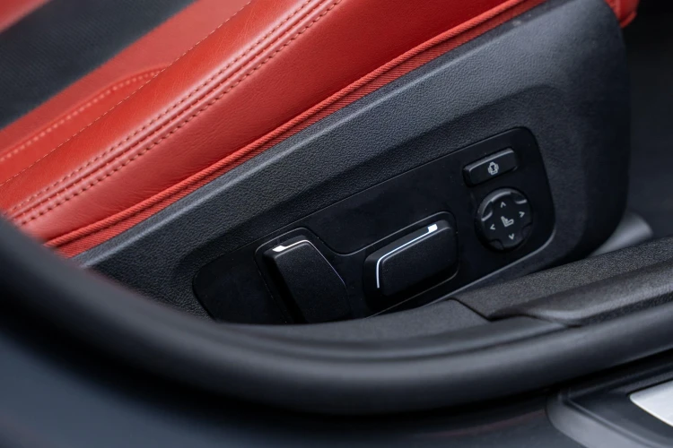Vehicle Image 33
