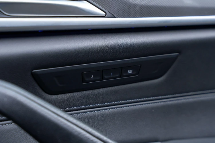 Vehicle Image 35