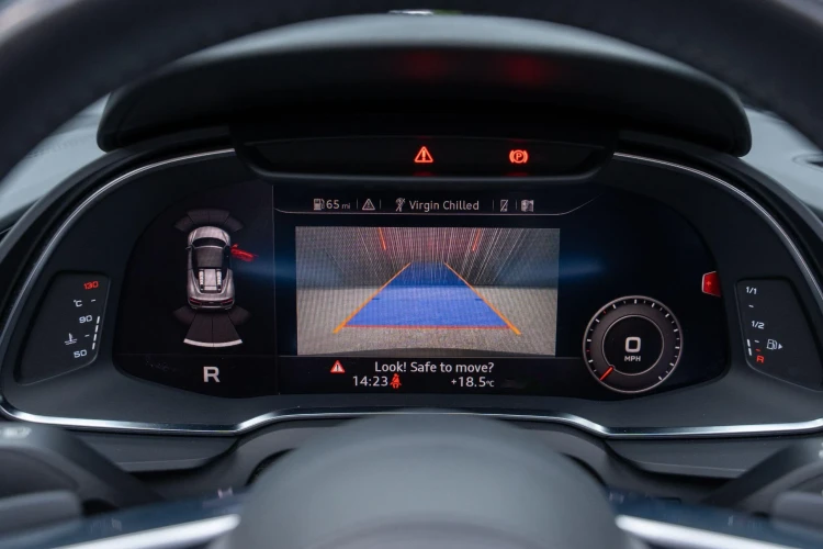Vehicle Image 8