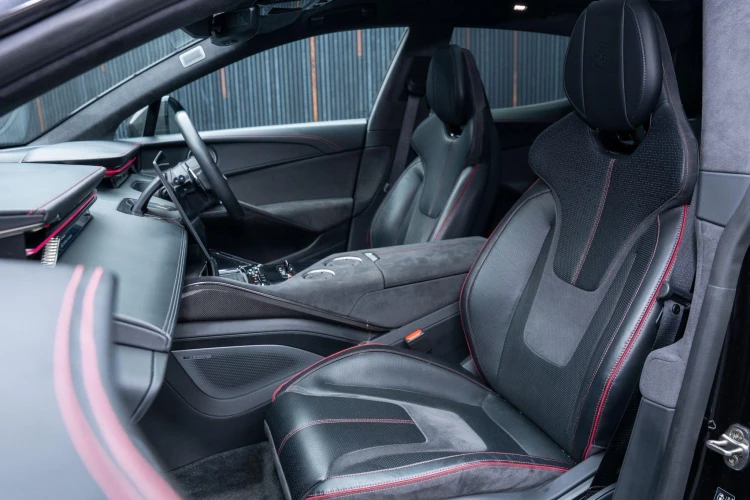 Vehicle Image 36