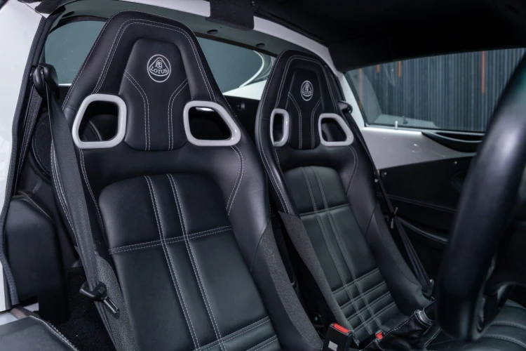 Vehicle Image 12