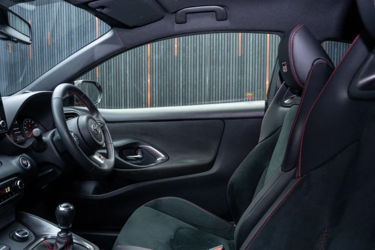 Vehicle Image 38