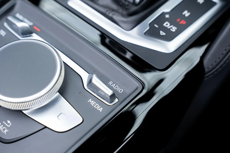 Vehicle Image 30