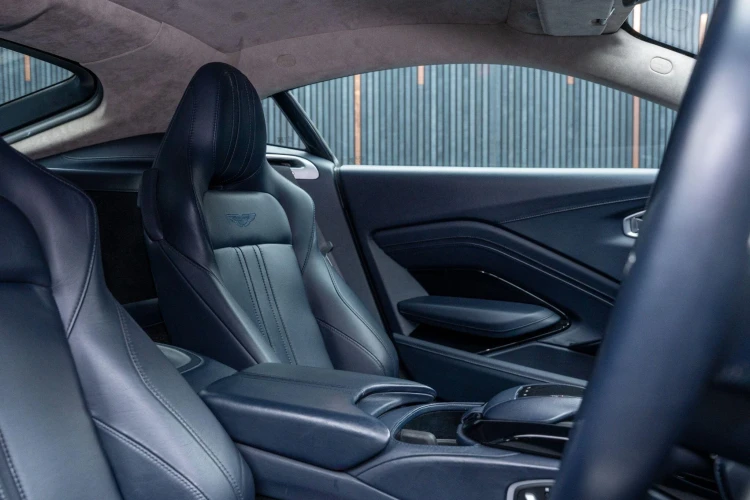 Vehicle Image 14