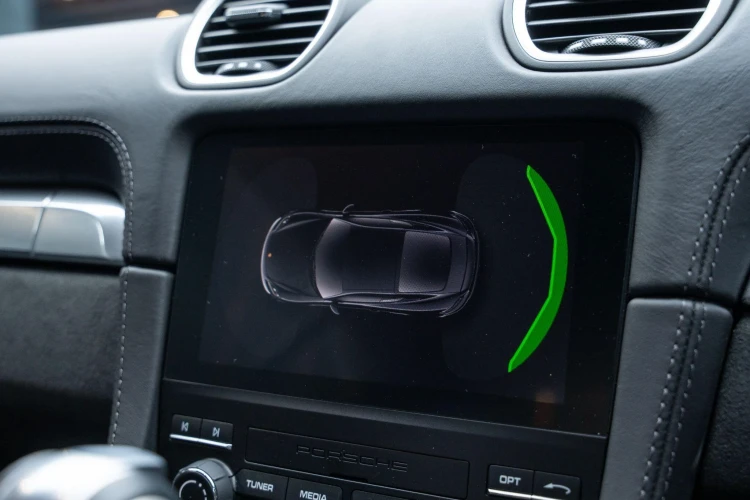 Vehicle Image 10