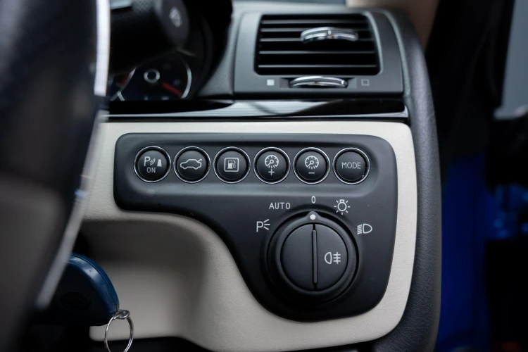 Vehicle Image 45
