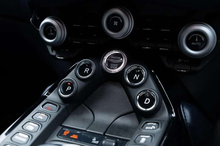 Vehicle Image 24