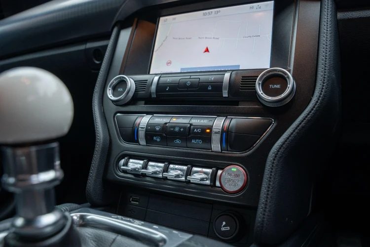 Vehicle Image 21