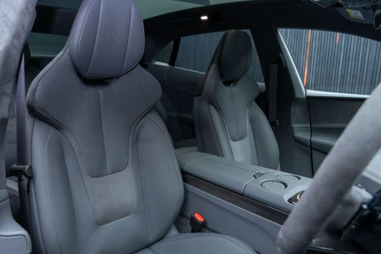 Vehicle Image 12
