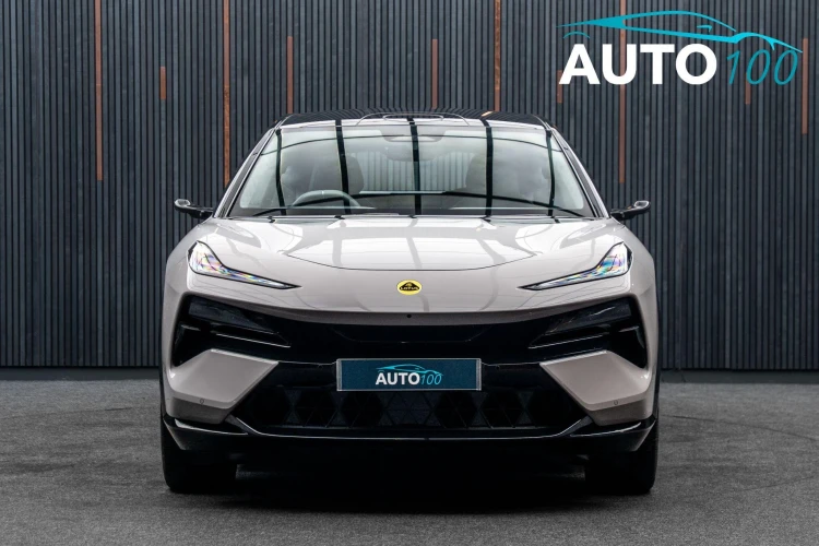 Vehicle Image 9