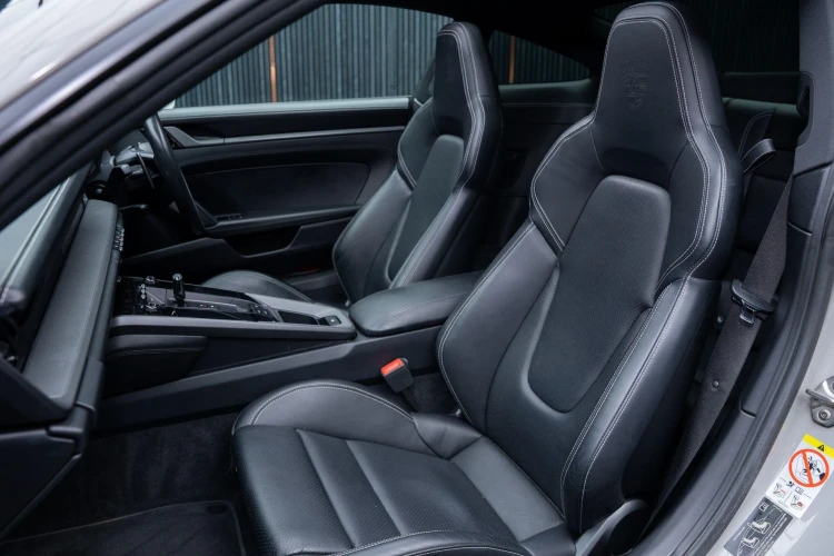 Vehicle Image 35