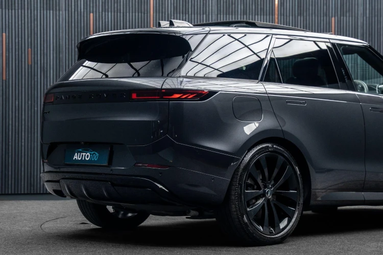 Vehicle Image 21