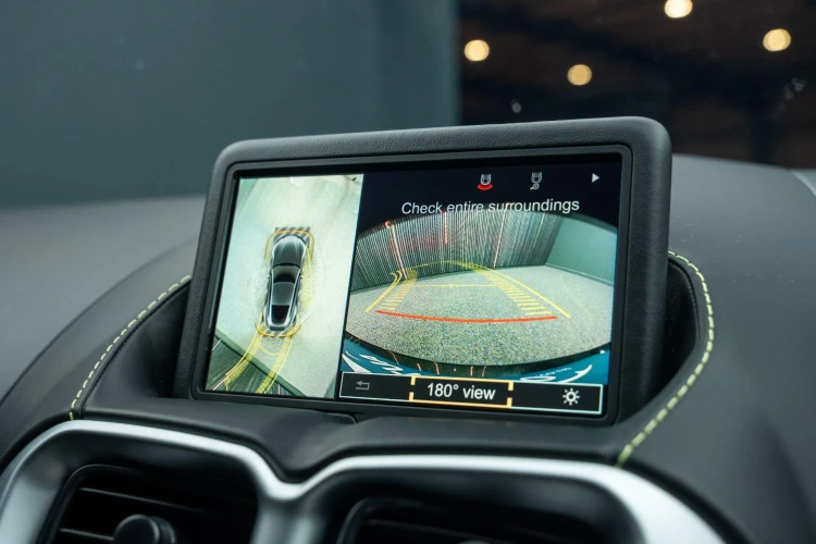 Vehicle Image 6