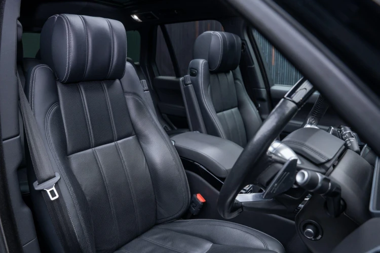 Vehicle Image 12