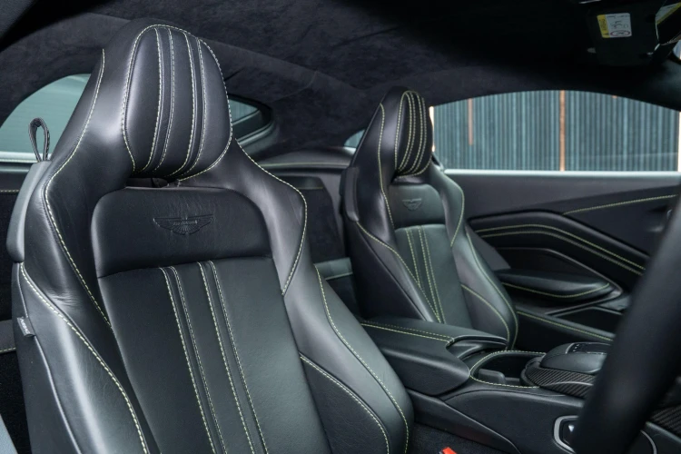Vehicle Image 12