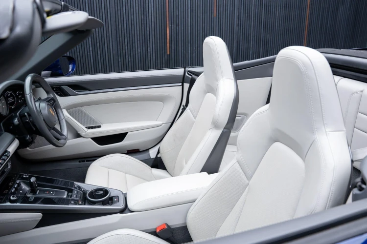 Vehicle Image 36