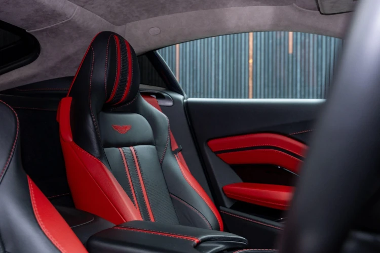 Vehicle Image 12
