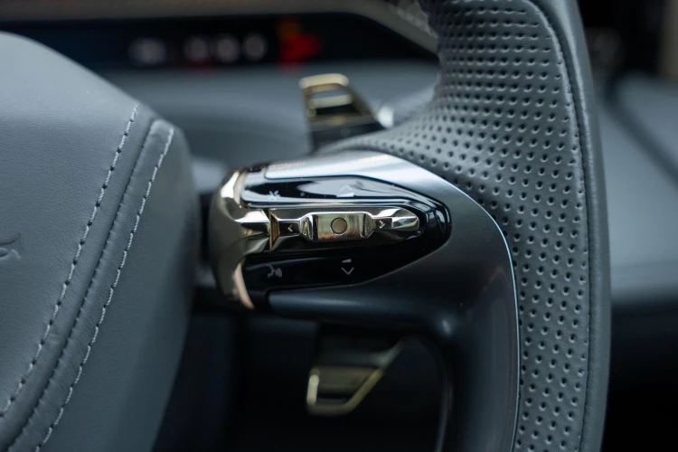 Vehicle Image 30