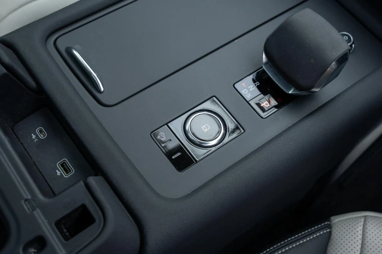 Vehicle Image 33
