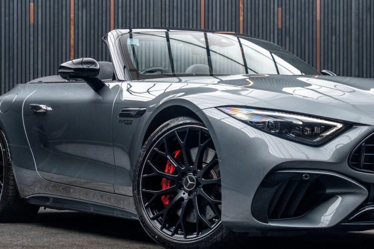 Vehicle Image 9