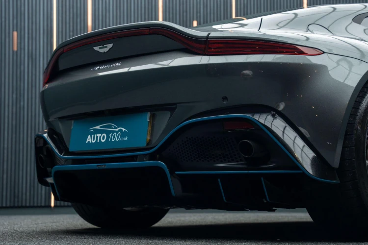 Vehicle Image 25